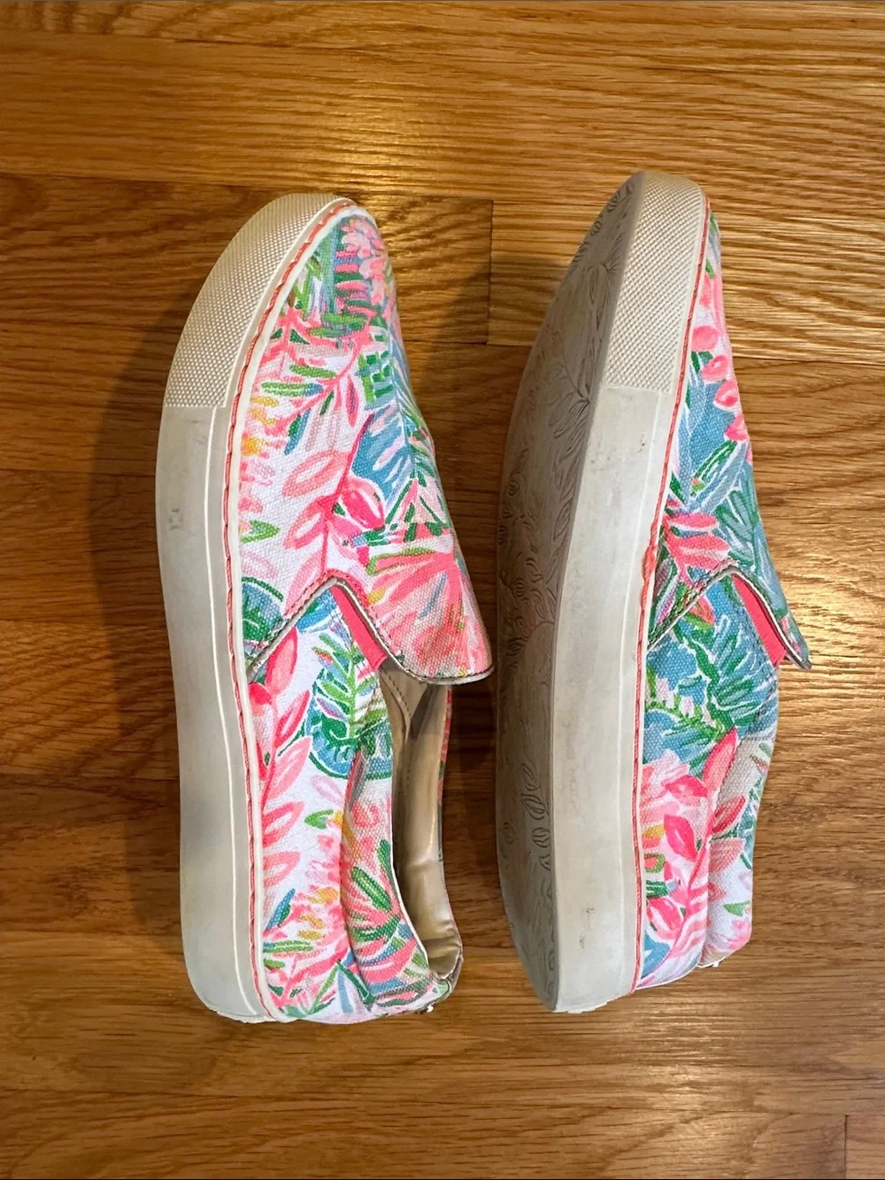Lilly Pulitzer Floral Slip-On Canvas Sneakers - Pink & Blue size 8.5